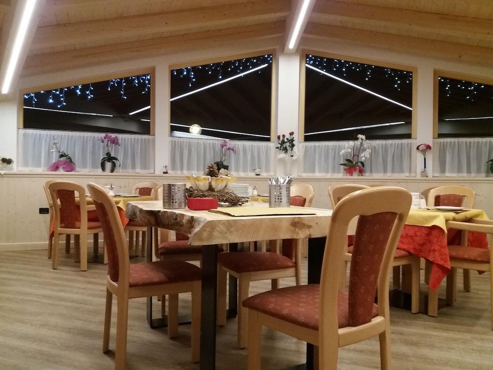 Gaia Residence Hotel Mezzana  Bagian luar foto
