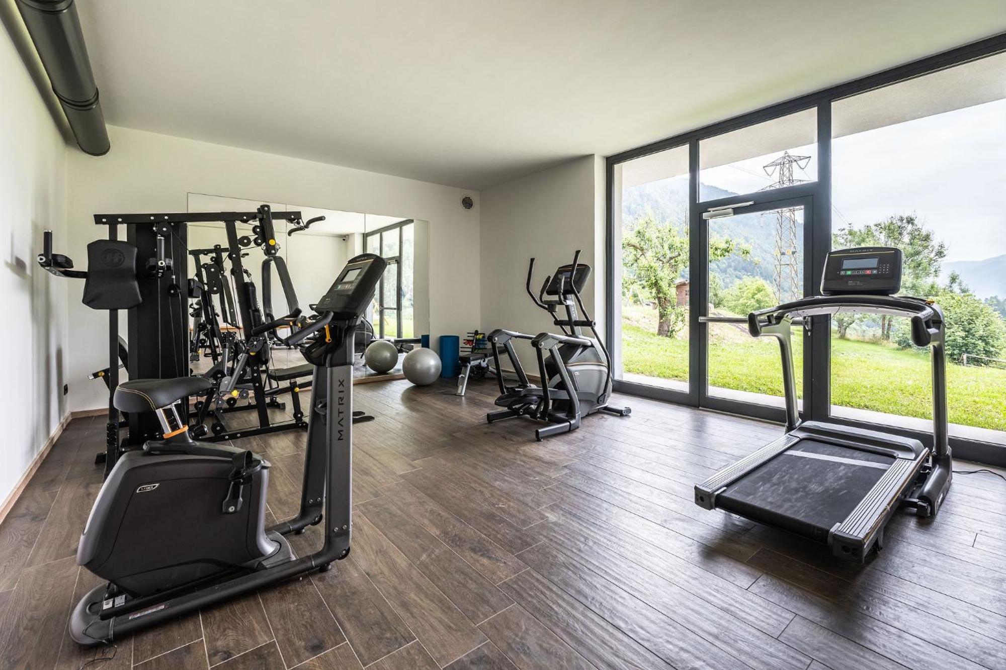 Gaia Residence Hotel Mezzana  Bagian luar foto