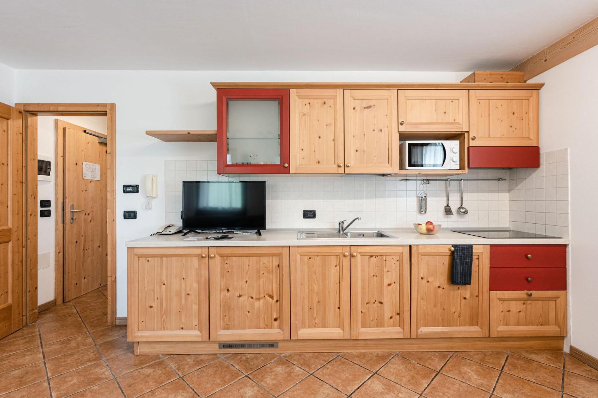Gaia Residence Hotel Mezzana  Bagian luar foto