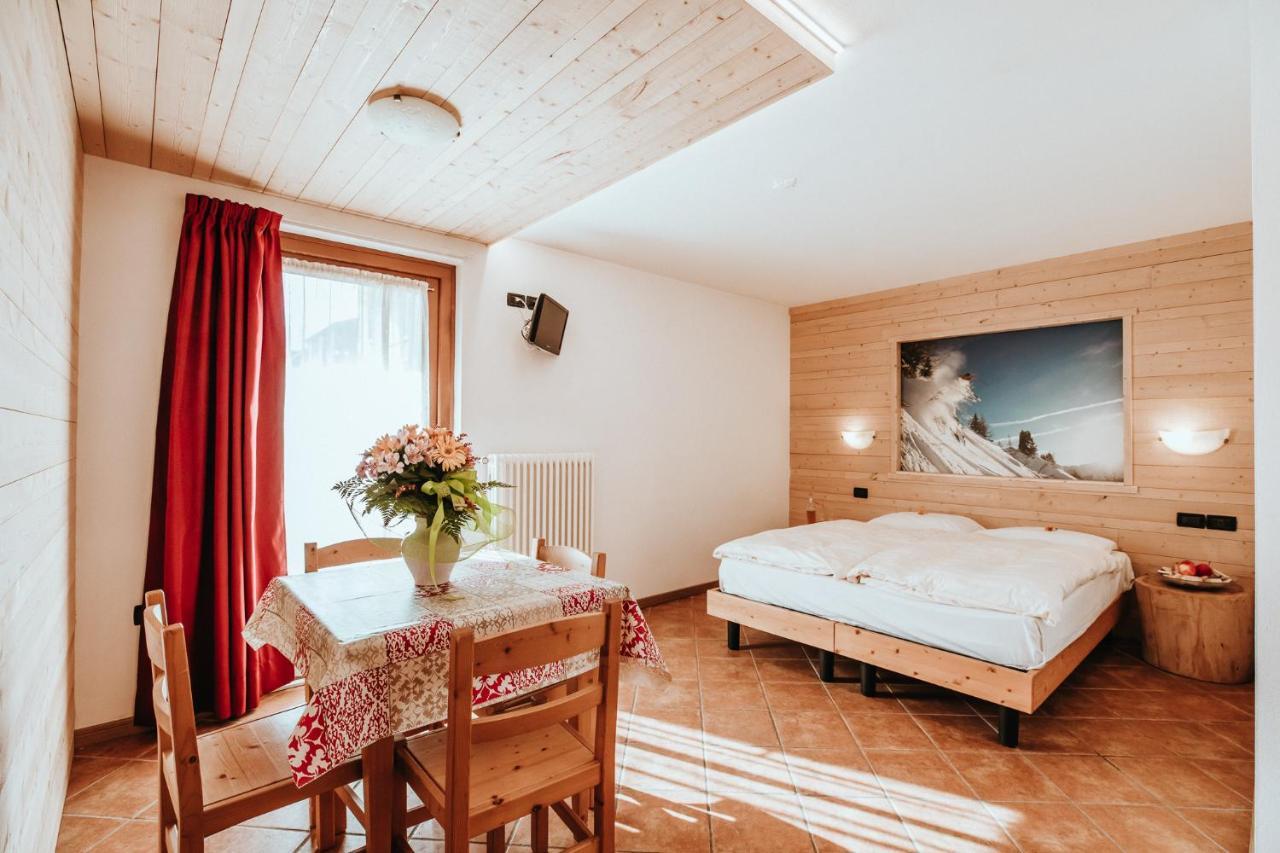 Gaia Residence Hotel Mezzana  Bagian luar foto